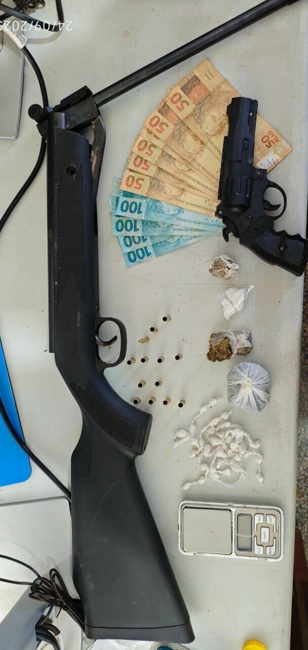 Imagem de compartilhamento para o artigo Jovem é preso com drogas e armas em Chapadão do Sul da MS Todo dia